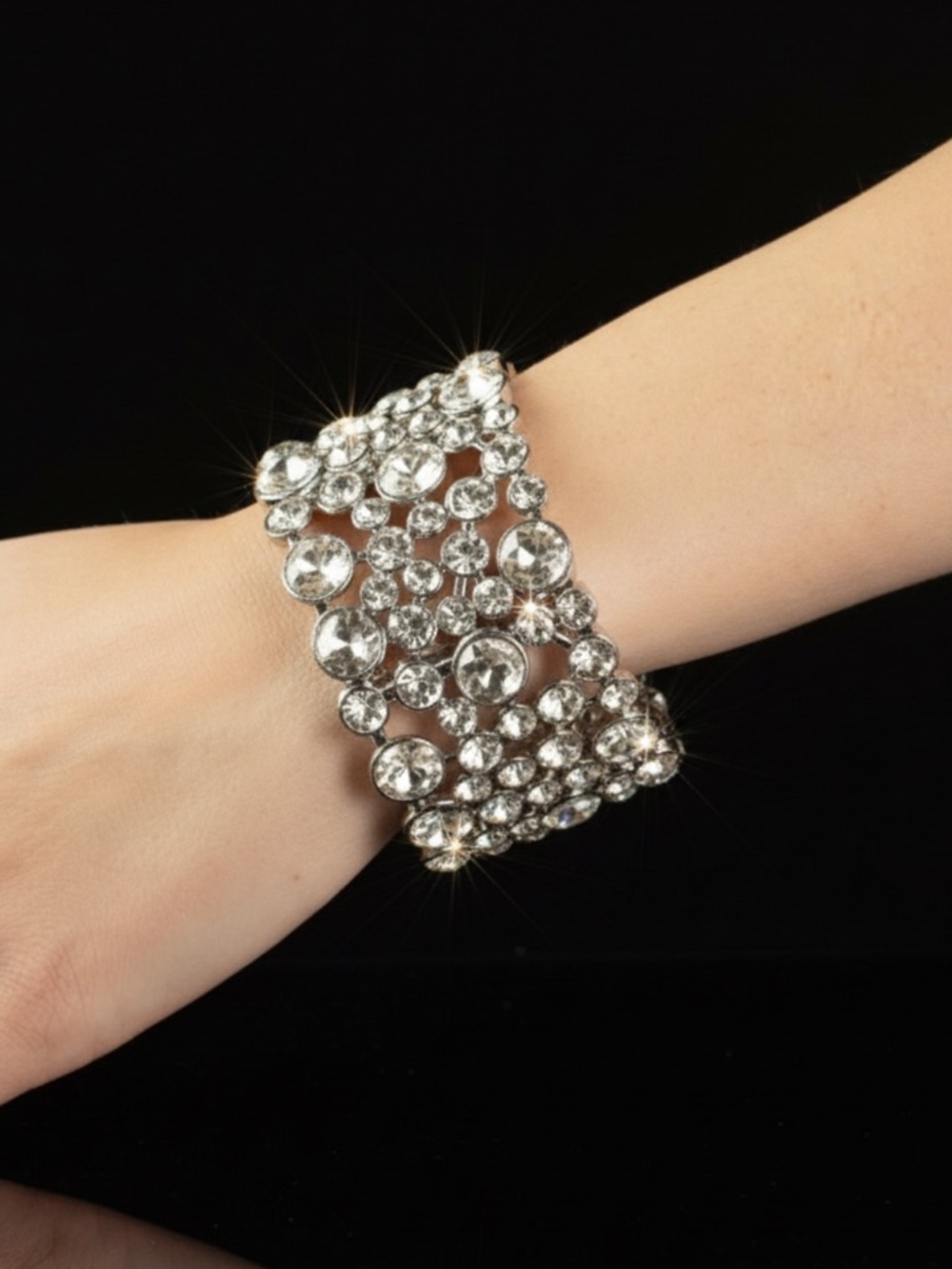 ONE UP paparazzi Sparkling Clear Crystal Bracelet - Silver VINTAGE